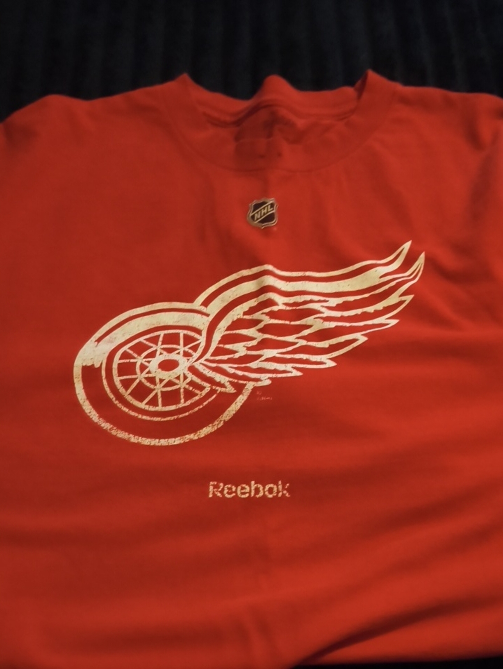 Reebok Men's Red Detroit Wings Logo Tee with White Graphic